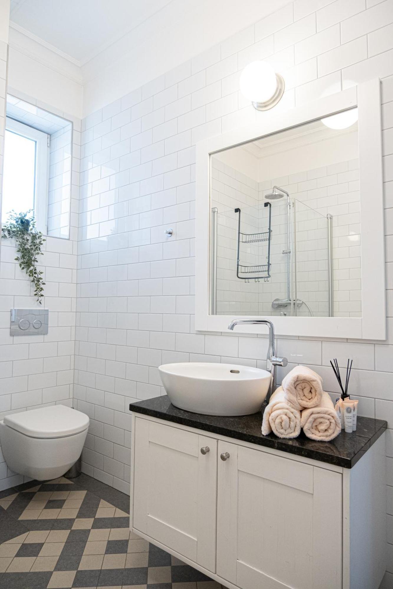 Spacious Near Castle Praha